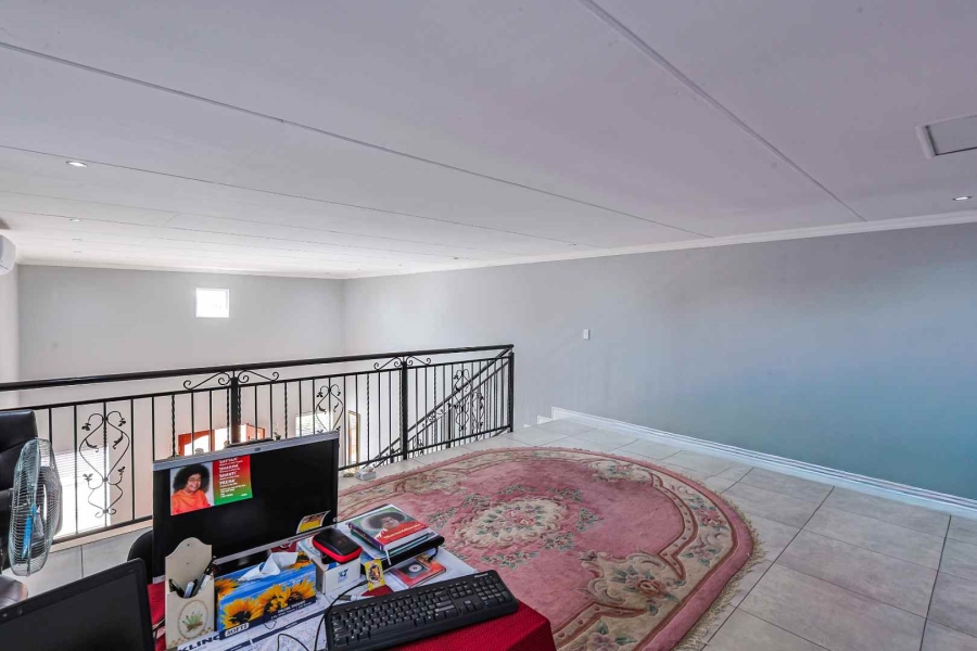 5 Bedroom Property for Sale in Country View Estate Gauteng