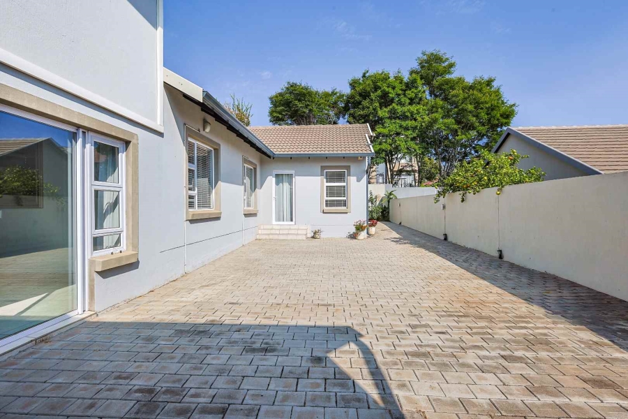 5 Bedroom Property for Sale in Country View Estate Gauteng