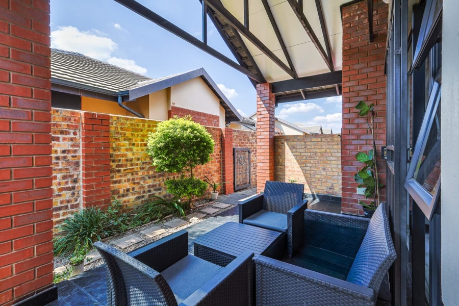 3 Bedroom Property for Sale in Equestria Gauteng