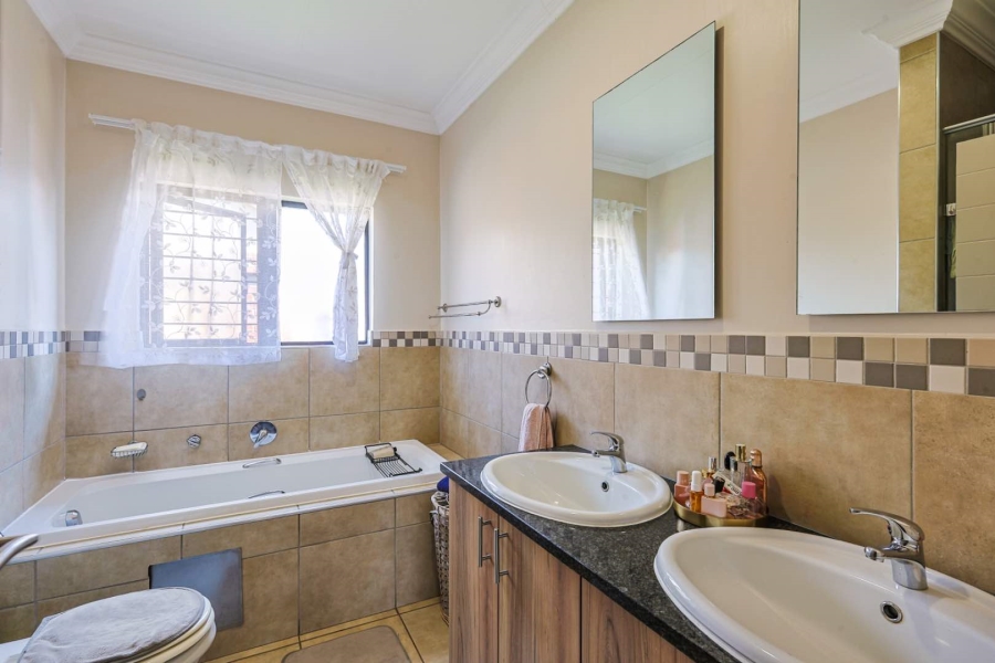 3 Bedroom Property for Sale in Equestria Gauteng