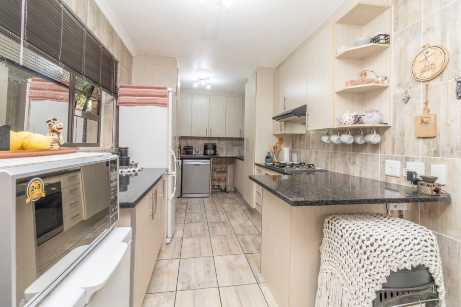 3 Bedroom Property for Sale in Honeydew Manor Gauteng