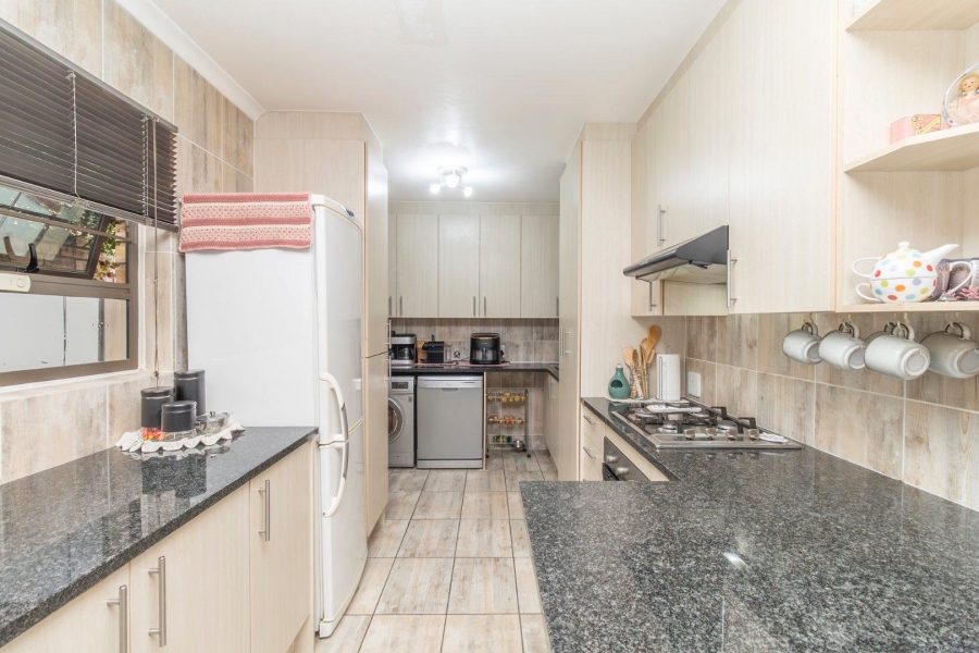 3 Bedroom Property for Sale in Honeydew Manor Gauteng