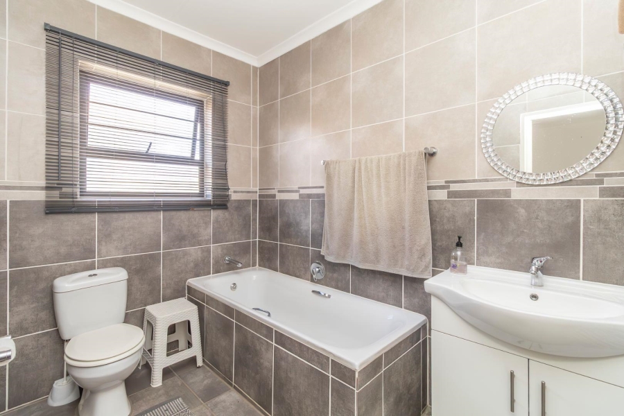 3 Bedroom Property for Sale in Honeydew Manor Gauteng