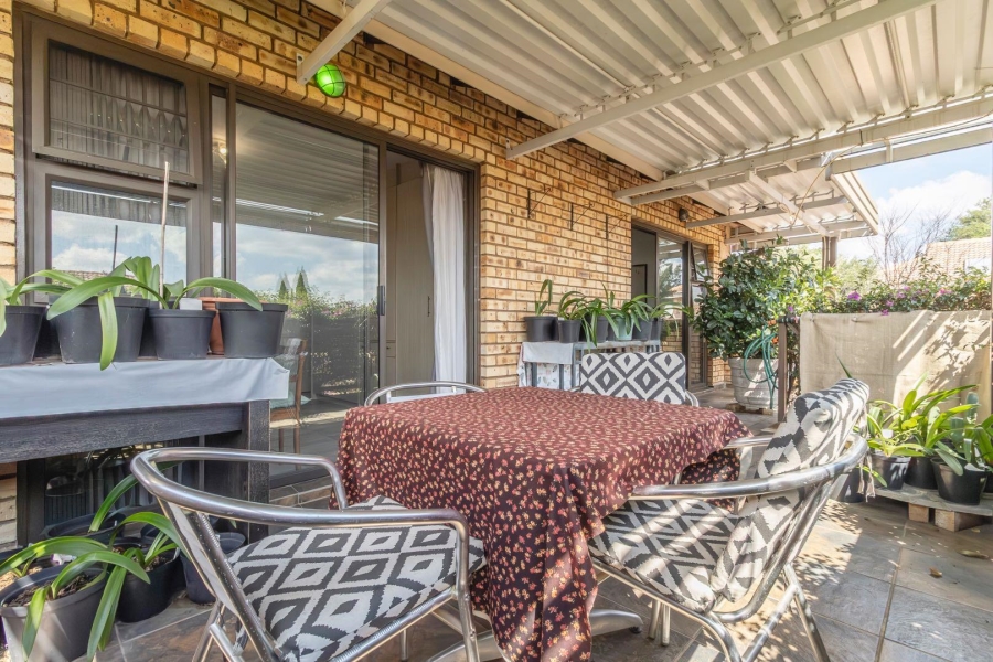 3 Bedroom Property for Sale in Honeydew Manor Gauteng