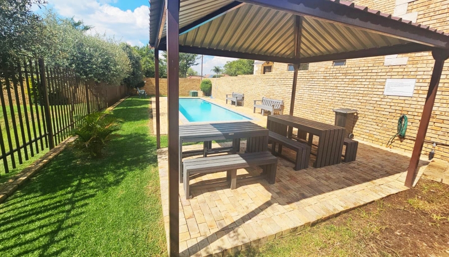 3 Bedroom Property for Sale in Honeydew Manor Gauteng