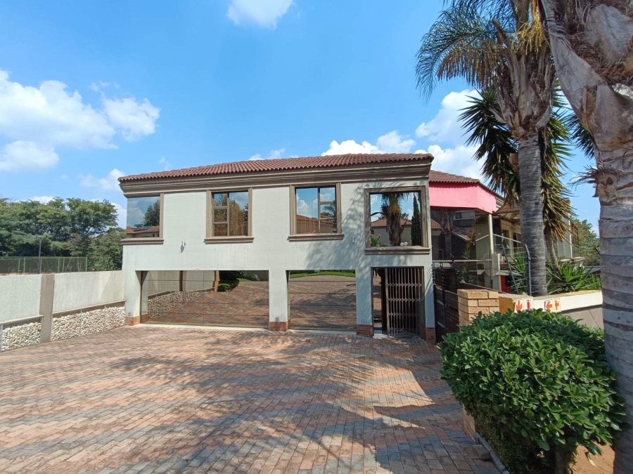 7 Bedroom Property for Sale in Raslouw A H Gauteng