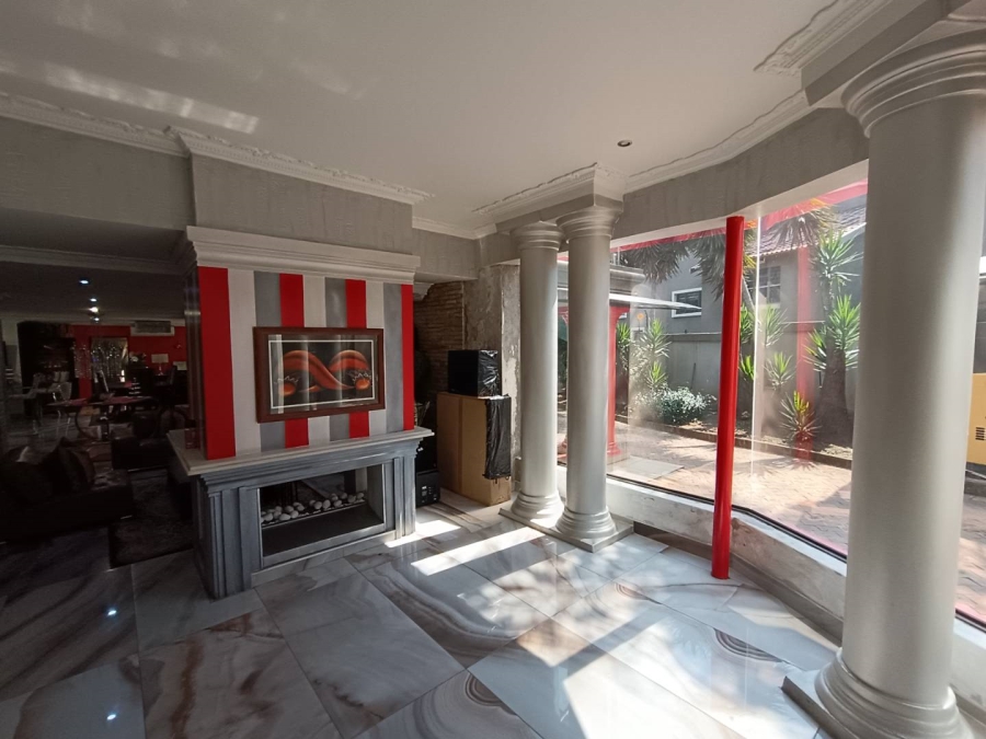 7 Bedroom Property for Sale in Raslouw A H Gauteng