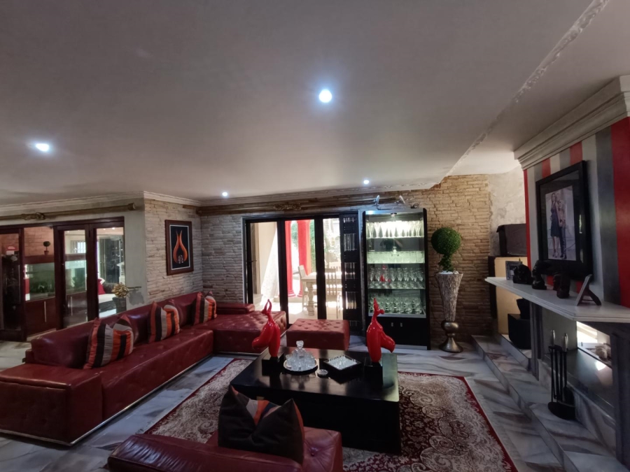 7 Bedroom Property for Sale in Raslouw A H Gauteng