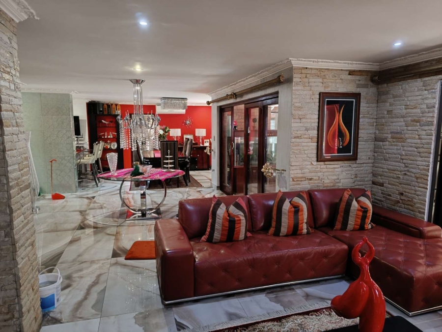 7 Bedroom Property for Sale in Raslouw A H Gauteng