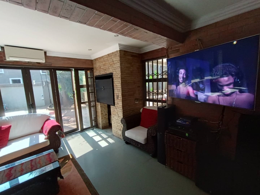 7 Bedroom Property for Sale in Raslouw A H Gauteng