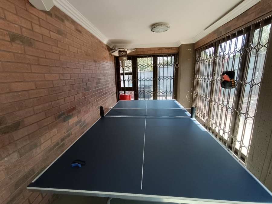 7 Bedroom Property for Sale in Raslouw A H Gauteng