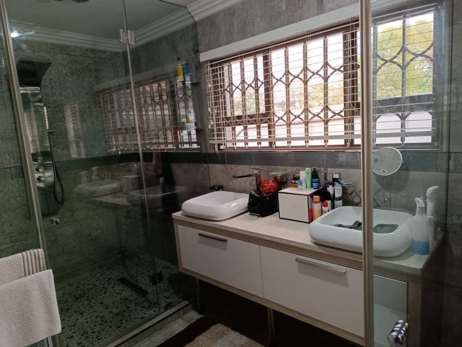 7 Bedroom Property for Sale in Raslouw A H Gauteng