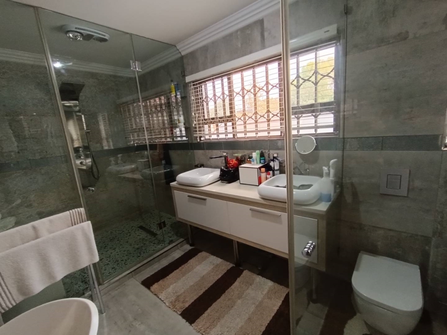 7 Bedroom Property for Sale in Raslouw A H Gauteng