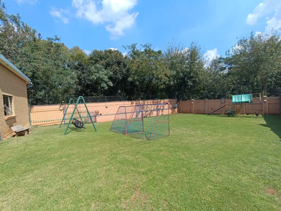 7 Bedroom Property for Sale in Raslouw A H Gauteng