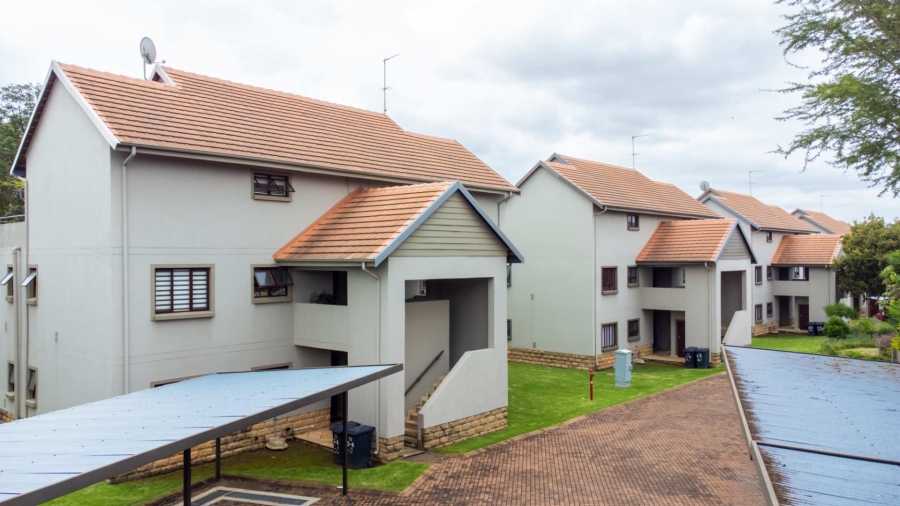 2 Bedroom Property for Sale in Crowthorne AH Gauteng