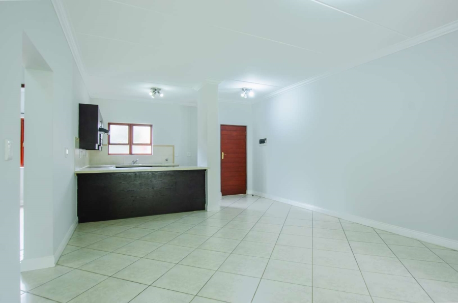 2 Bedroom Property for Sale in Crowthorne AH Gauteng