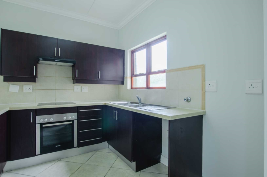 2 Bedroom Property for Sale in Crowthorne AH Gauteng