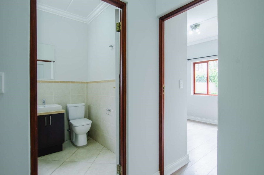 2 Bedroom Property for Sale in Crowthorne AH Gauteng