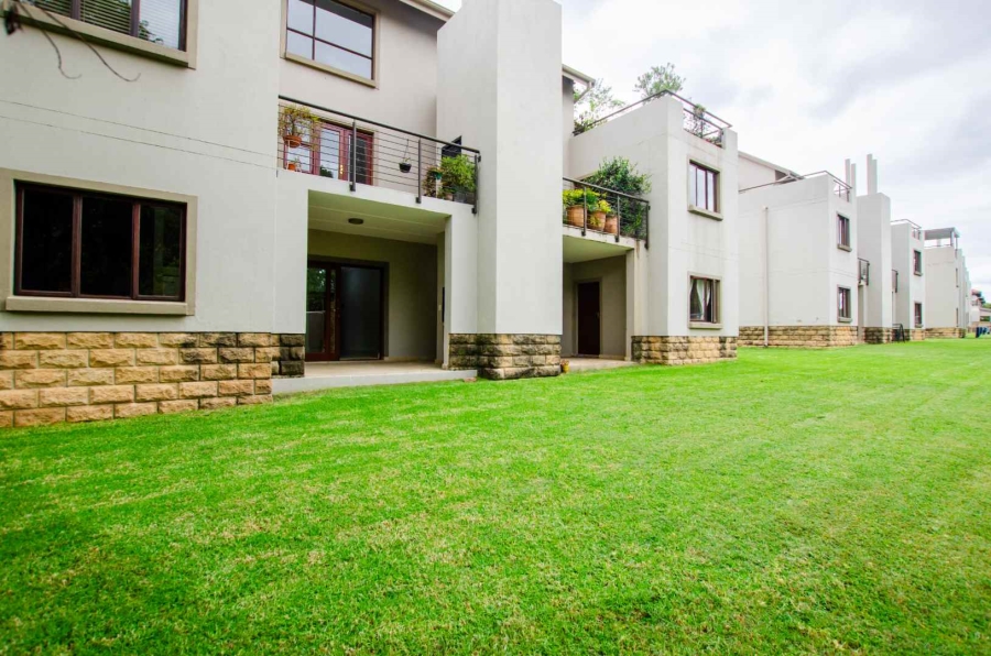2 Bedroom Property for Sale in Crowthorne AH Gauteng