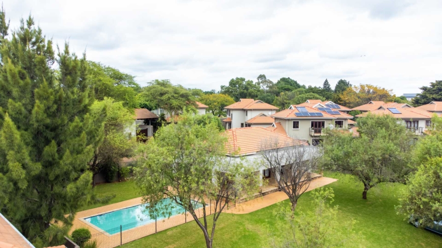 2 Bedroom Property for Sale in Crowthorne AH Gauteng