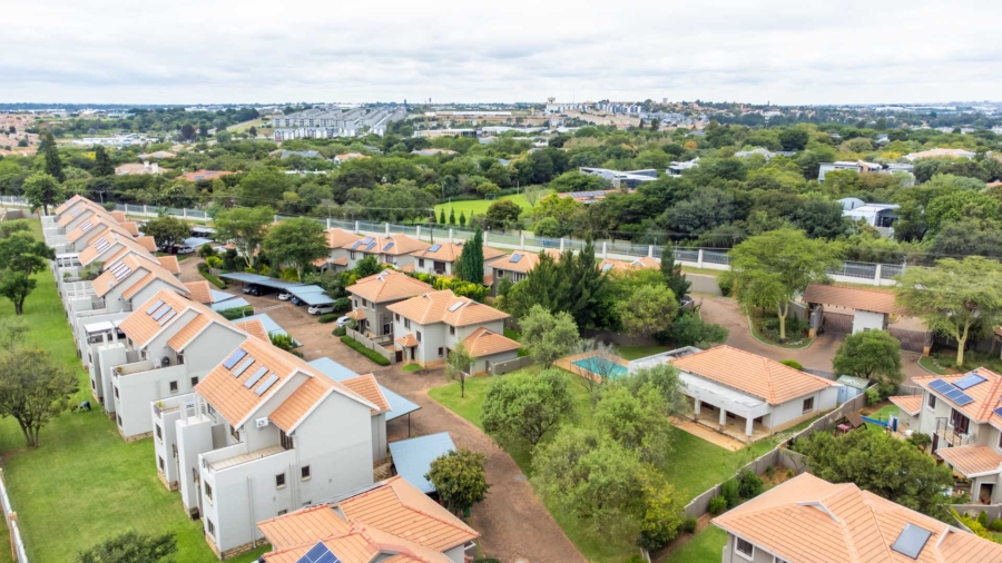 2 Bedroom Property for Sale in Crowthorne AH Gauteng