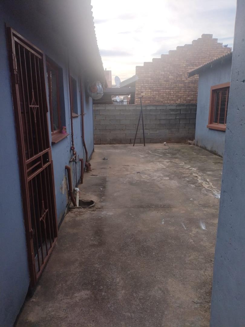 4 Bedroom Property for Sale in Mamelodi Gardens Gauteng