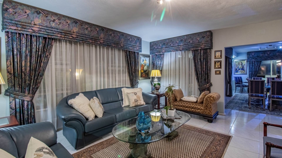 6 Bedroom Property for Sale in Glenvista Gauteng