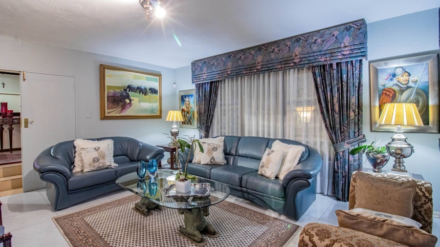 6 Bedroom Property for Sale in Glenvista Gauteng