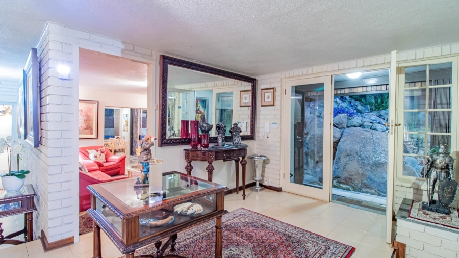 6 Bedroom Property for Sale in Glenvista Gauteng