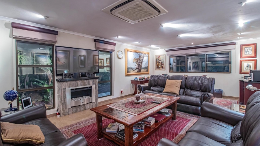 6 Bedroom Property for Sale in Glenvista Gauteng