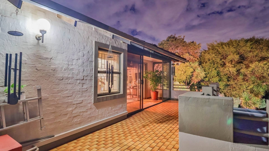 6 Bedroom Property for Sale in Glenvista Gauteng