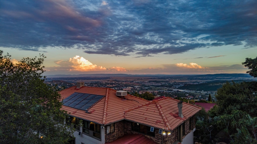 6 Bedroom Property for Sale in Glenvista Gauteng