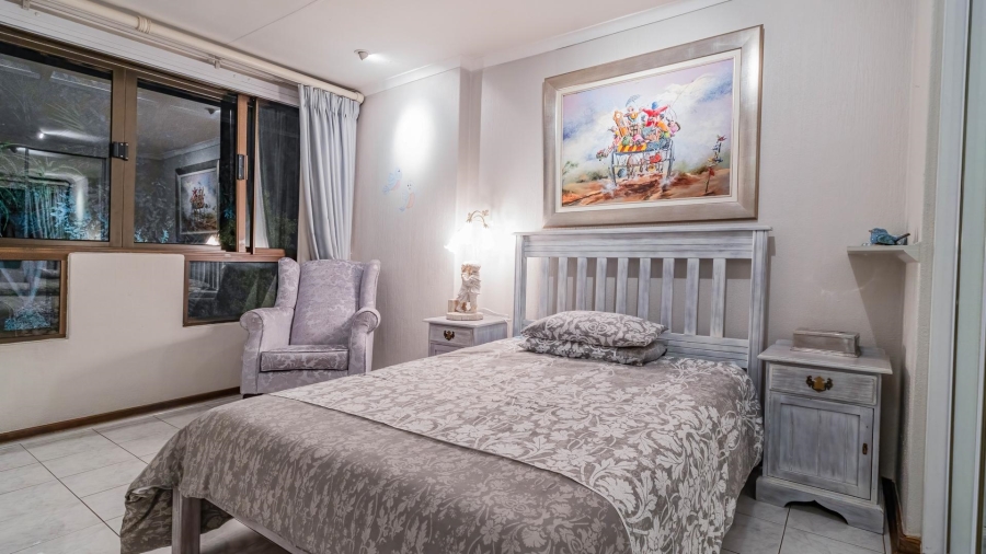 6 Bedroom Property for Sale in Glenvista Gauteng