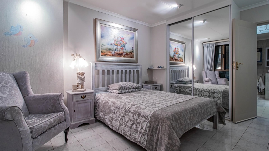 6 Bedroom Property for Sale in Glenvista Gauteng