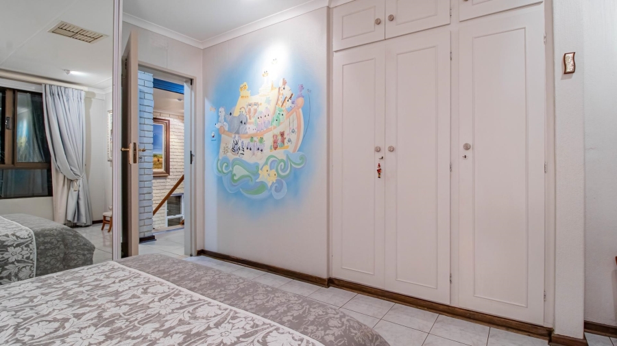 6 Bedroom Property for Sale in Glenvista Gauteng