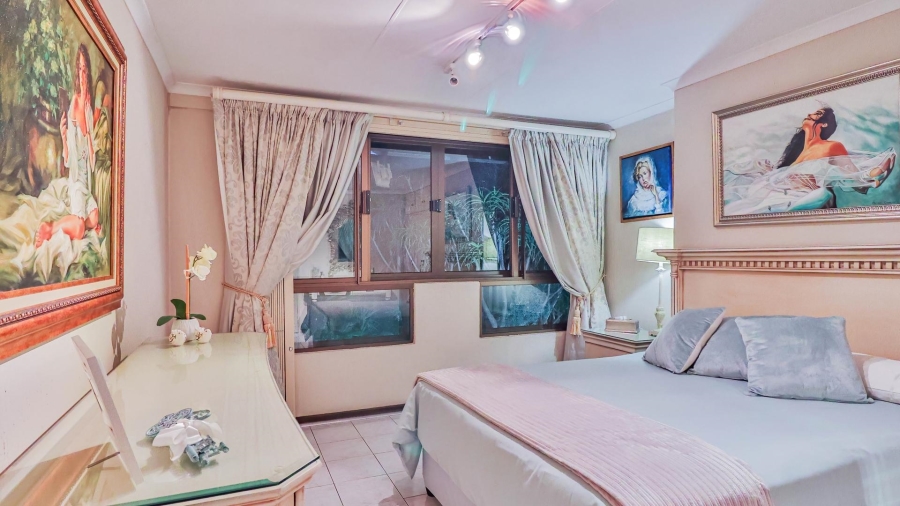 6 Bedroom Property for Sale in Glenvista Gauteng