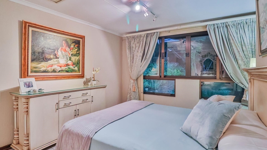 6 Bedroom Property for Sale in Glenvista Gauteng