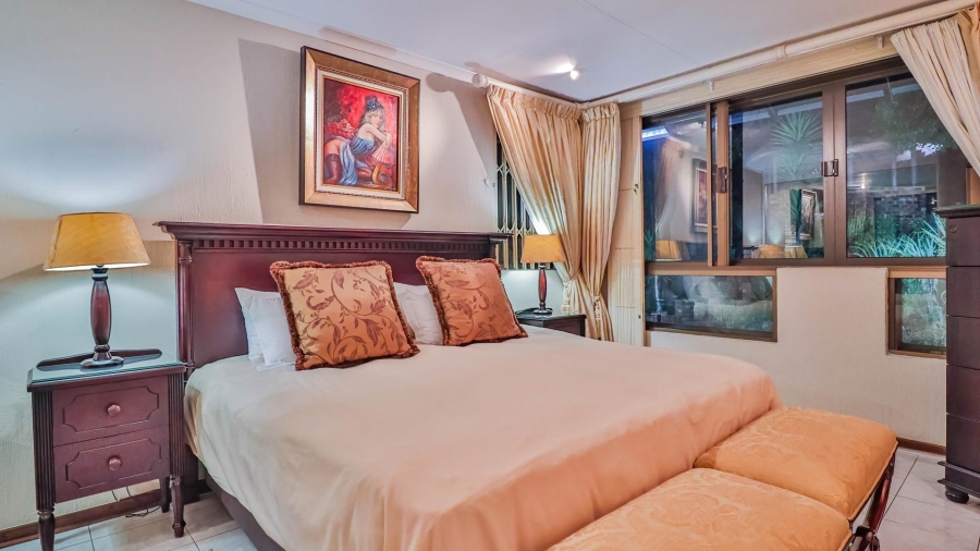 6 Bedroom Property for Sale in Glenvista Gauteng
