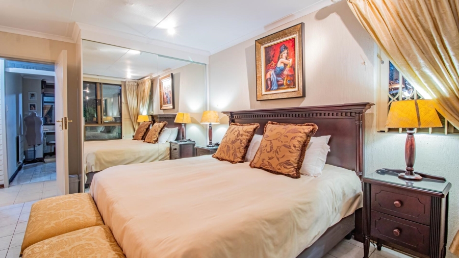 6 Bedroom Property for Sale in Glenvista Gauteng