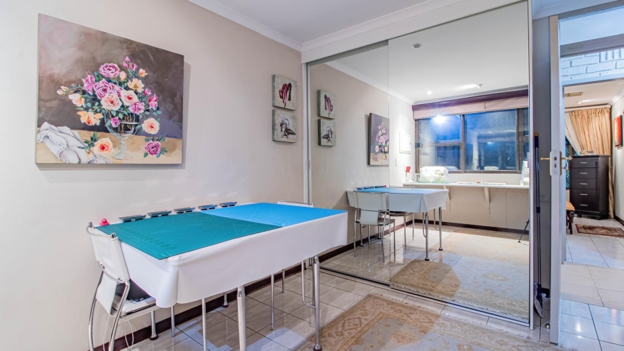6 Bedroom Property for Sale in Glenvista Gauteng