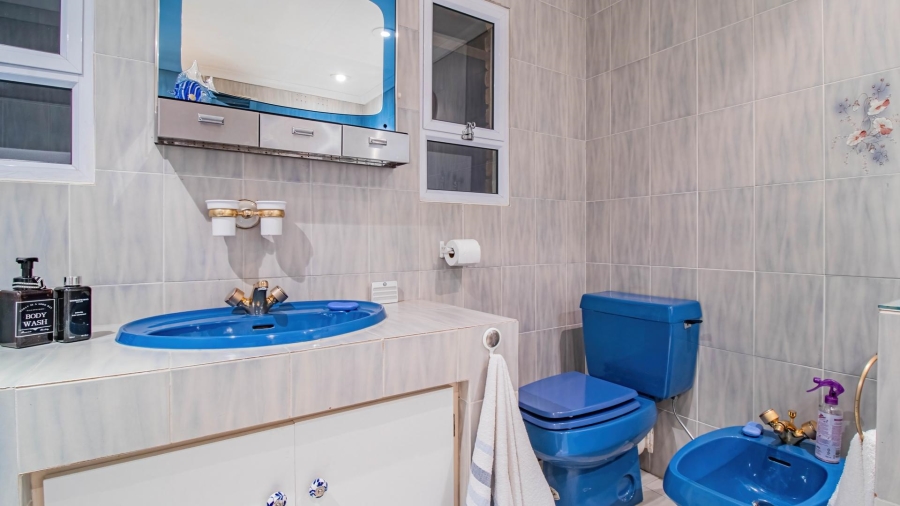6 Bedroom Property for Sale in Glenvista Gauteng