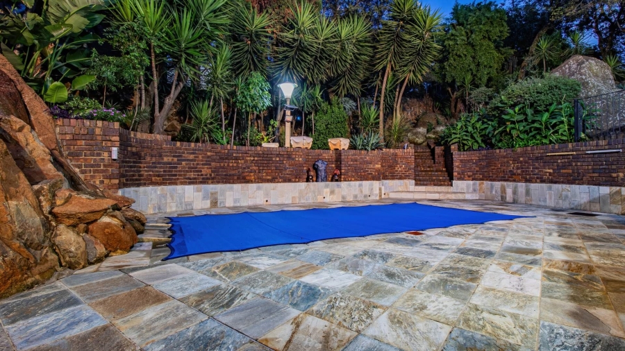 6 Bedroom Property for Sale in Glenvista Gauteng