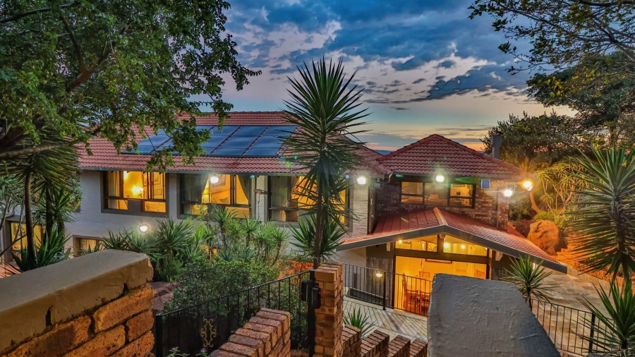 6 Bedroom Property for Sale in Glenvista Gauteng