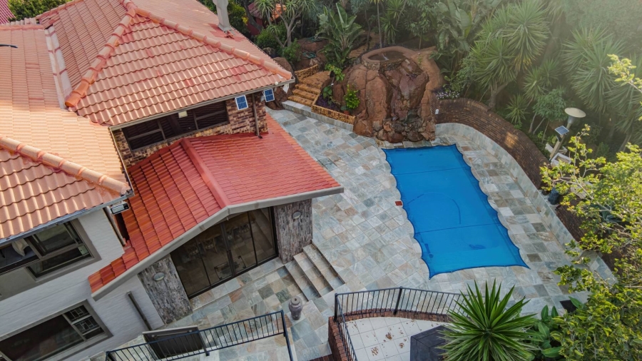 6 Bedroom Property for Sale in Glenvista Gauteng