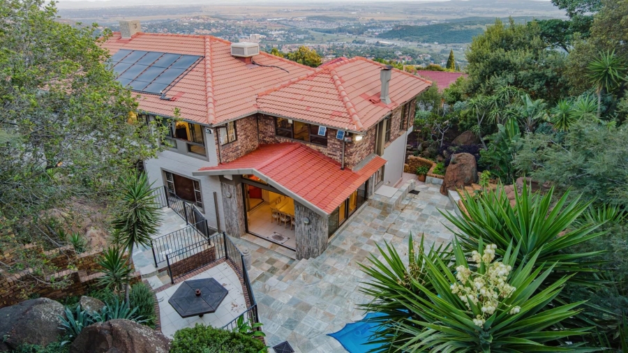 6 Bedroom Property for Sale in Glenvista Gauteng