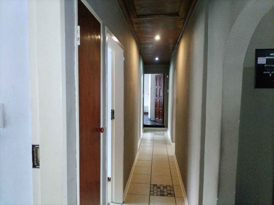 4 Bedroom Property for Sale in Witpoortjie Gauteng