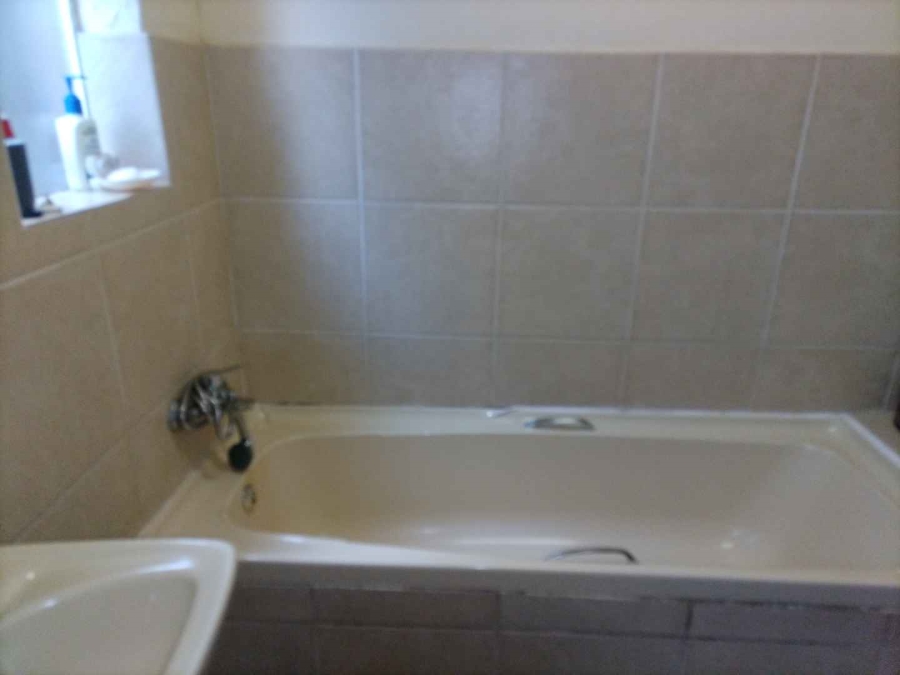 4 Bedroom Property for Sale in Witpoortjie Gauteng