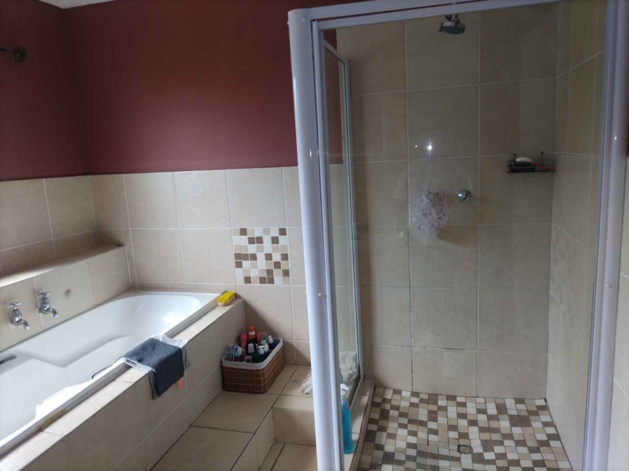 4 Bedroom Property for Sale in Witpoortjie Gauteng