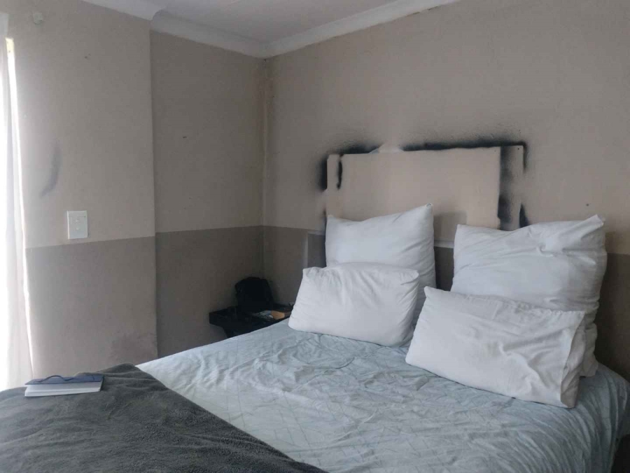 4 Bedroom Property for Sale in Witpoortjie Gauteng