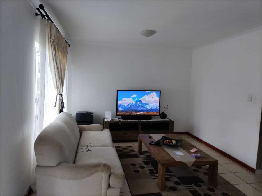4 Bedroom Property for Sale in Witpoortjie Gauteng